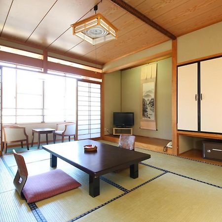 Отель Hirugami No Mori Ати Экстерьер фото